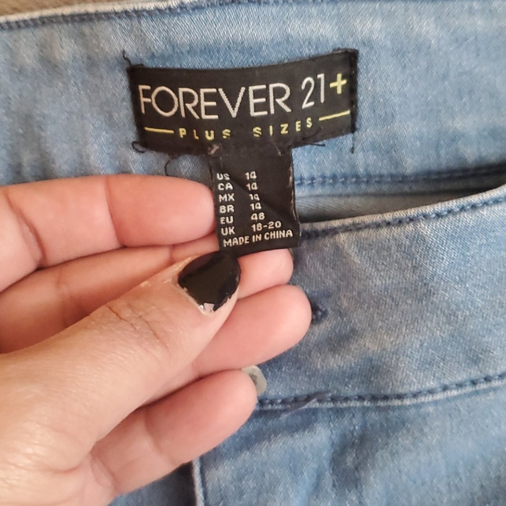 Jeans - Picture 2 of 4